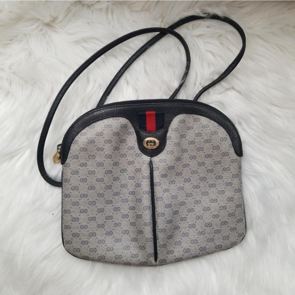 Authentic Vintage Gucci Crossbody Clutch Bag - Picture 2 of 11